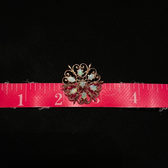 Vintage 14k Yellow Gold 7 Opal Round Filigree Pendant/Pin Excellent Condition
